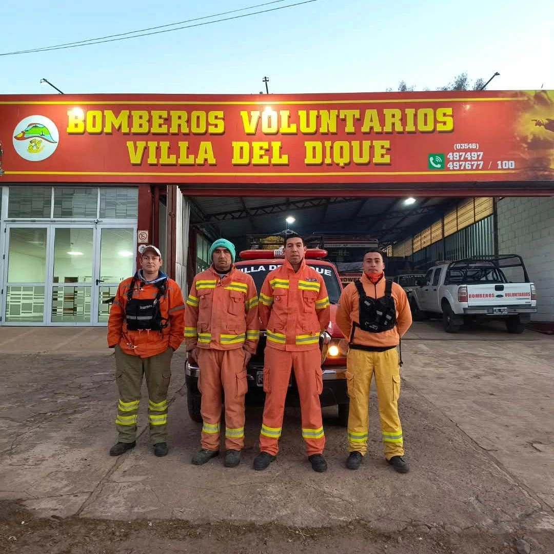 Cuerpo Activo de Bomberos Voluntarios Villa del Dique en formación